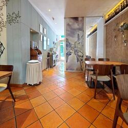Tras Street (D2), Retail #570654951